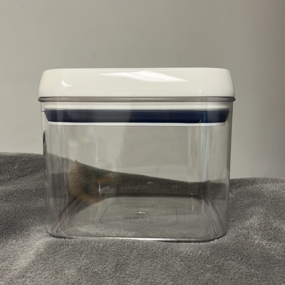 Clear Container With White Sealing Lid - Picture 3 of 4